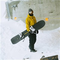 United Shapes Men's Horizon Snowboard